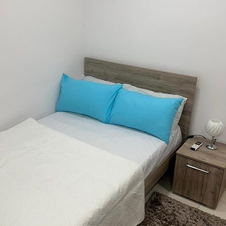 Your Elegant Home Away From Home Shared Apartment Only With Host Żebbuġ Zewnętrze zdjęcie